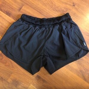 Lululemon size 10 Black shorts